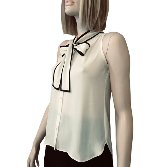 Loft Bow Tie Detail Sleeveless Blouse Button Front Top Shirt Lightweight - Picture 3 of 15